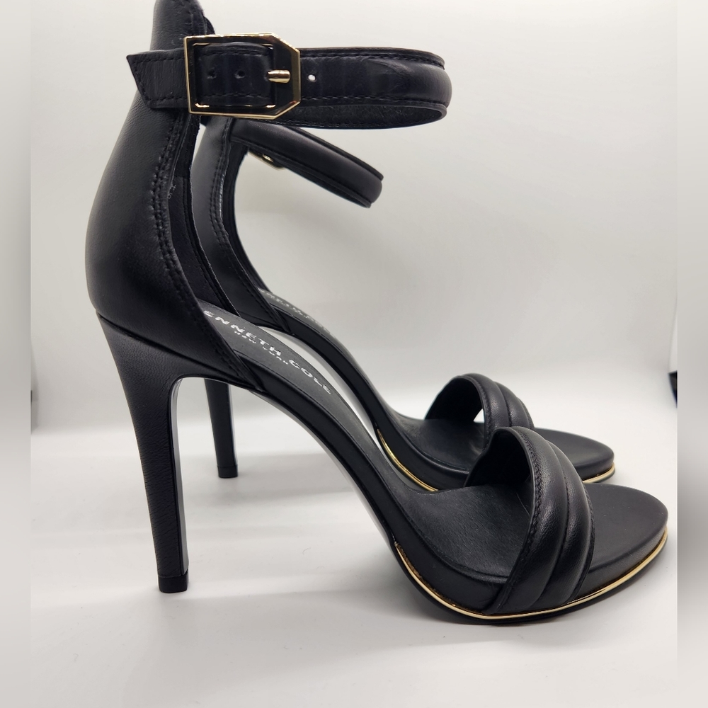 BRAND NEW IN BOX Kenneth Cole "Brooke" Sandals" WOMEN'S SIZE 7